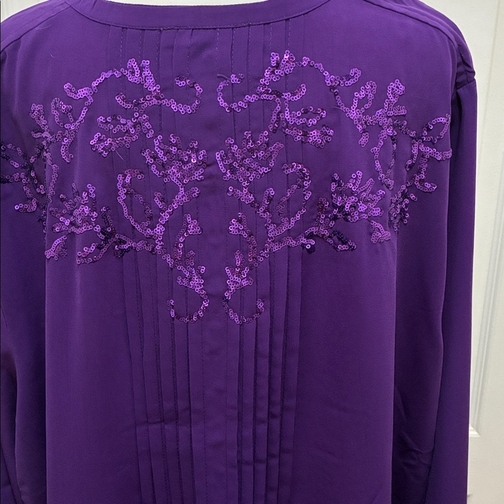 Roaman's Deep Purple Embroidered Blouse NWOT but extra button still attached. - Picture 4 of 12